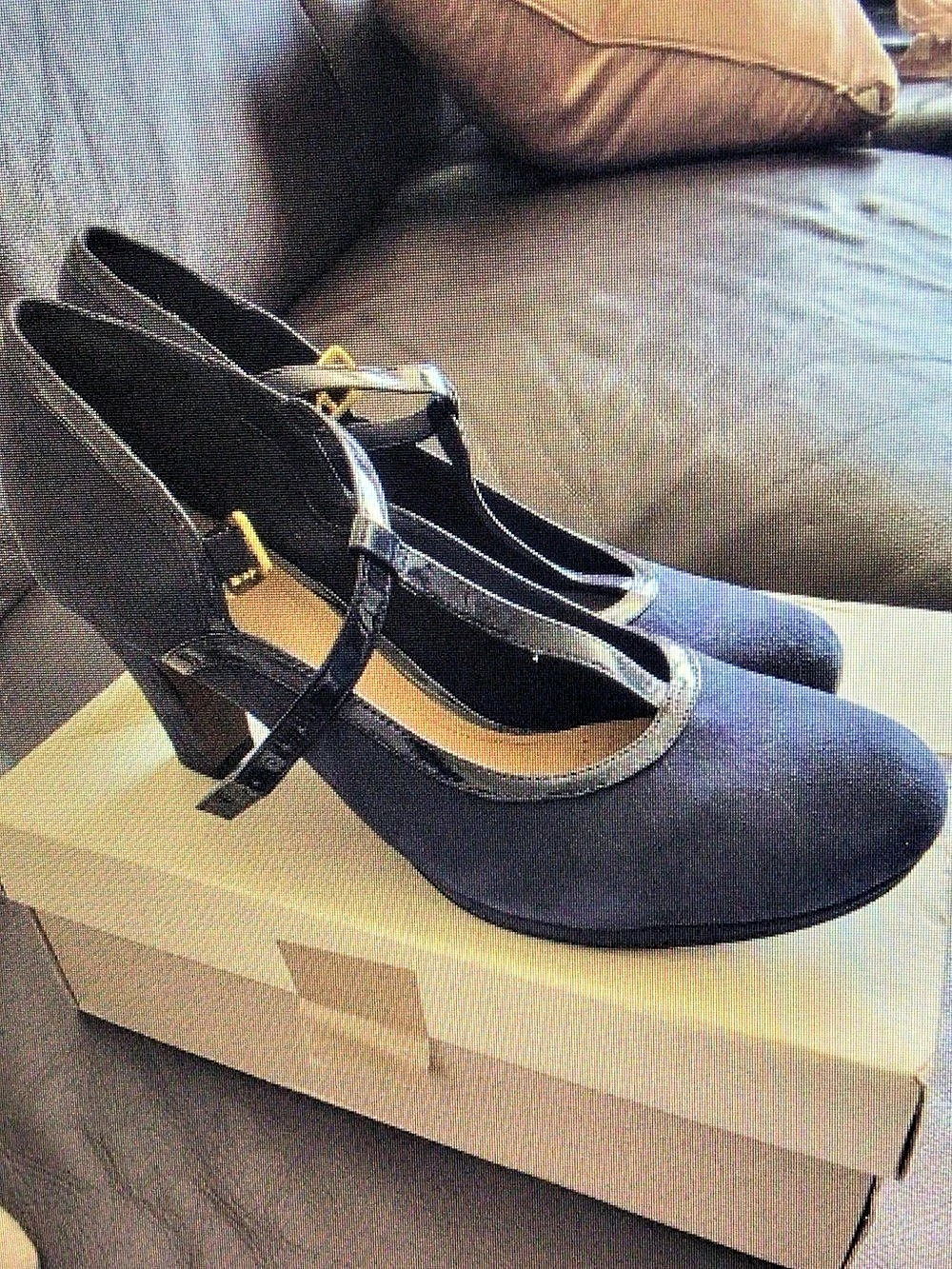 Clarks Mary Jane Flats in Black